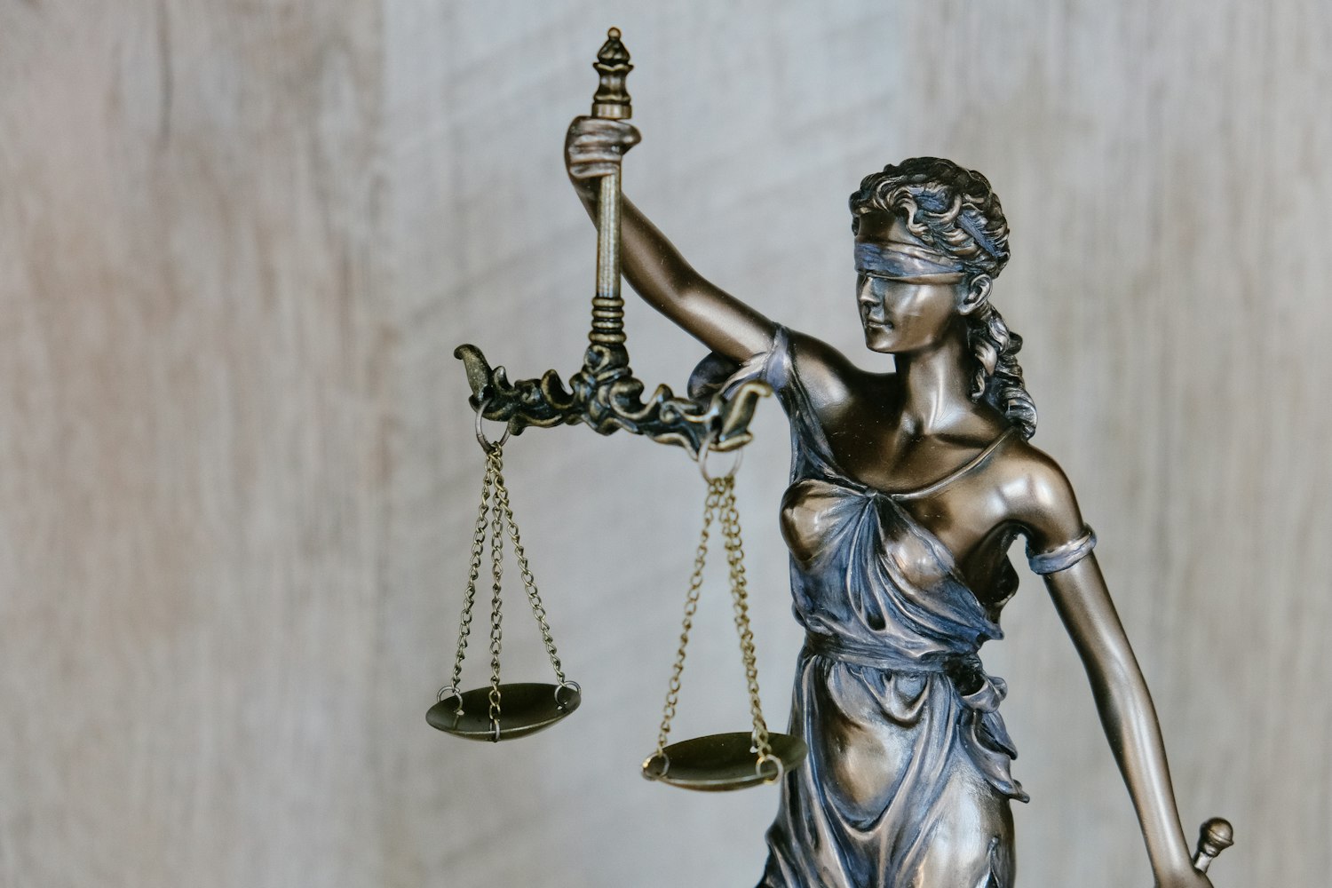 Scales of justice representing No Win No Fee personal injury claims